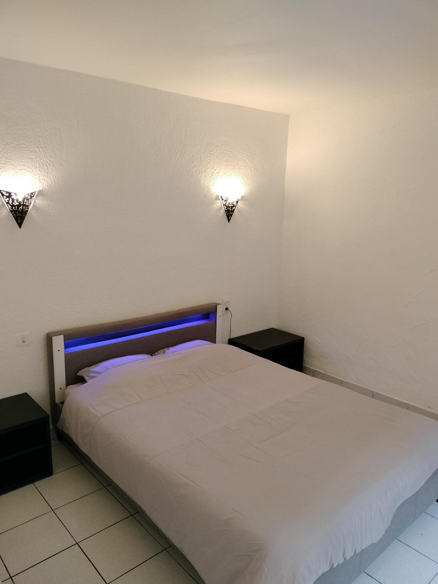 פרפיניין Appartement Cosy Avec Patio En Rdc מראה חיצוני תמונה